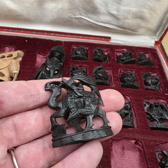 Chess Set Sandalwood Ebony Carved Wood Handmade Indian Mythology Sculpture VTG‎ - Picture 10 of 16